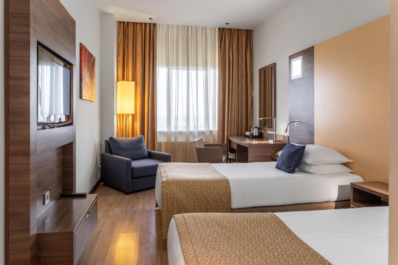 Ramada Encore By Wyndham Отель