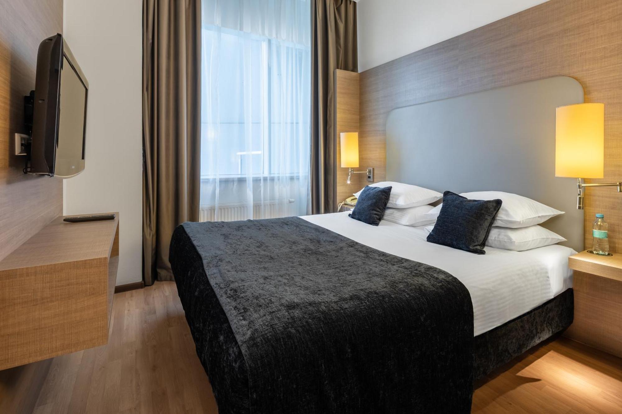 Ramada Encore By Wyndham Отель Киев