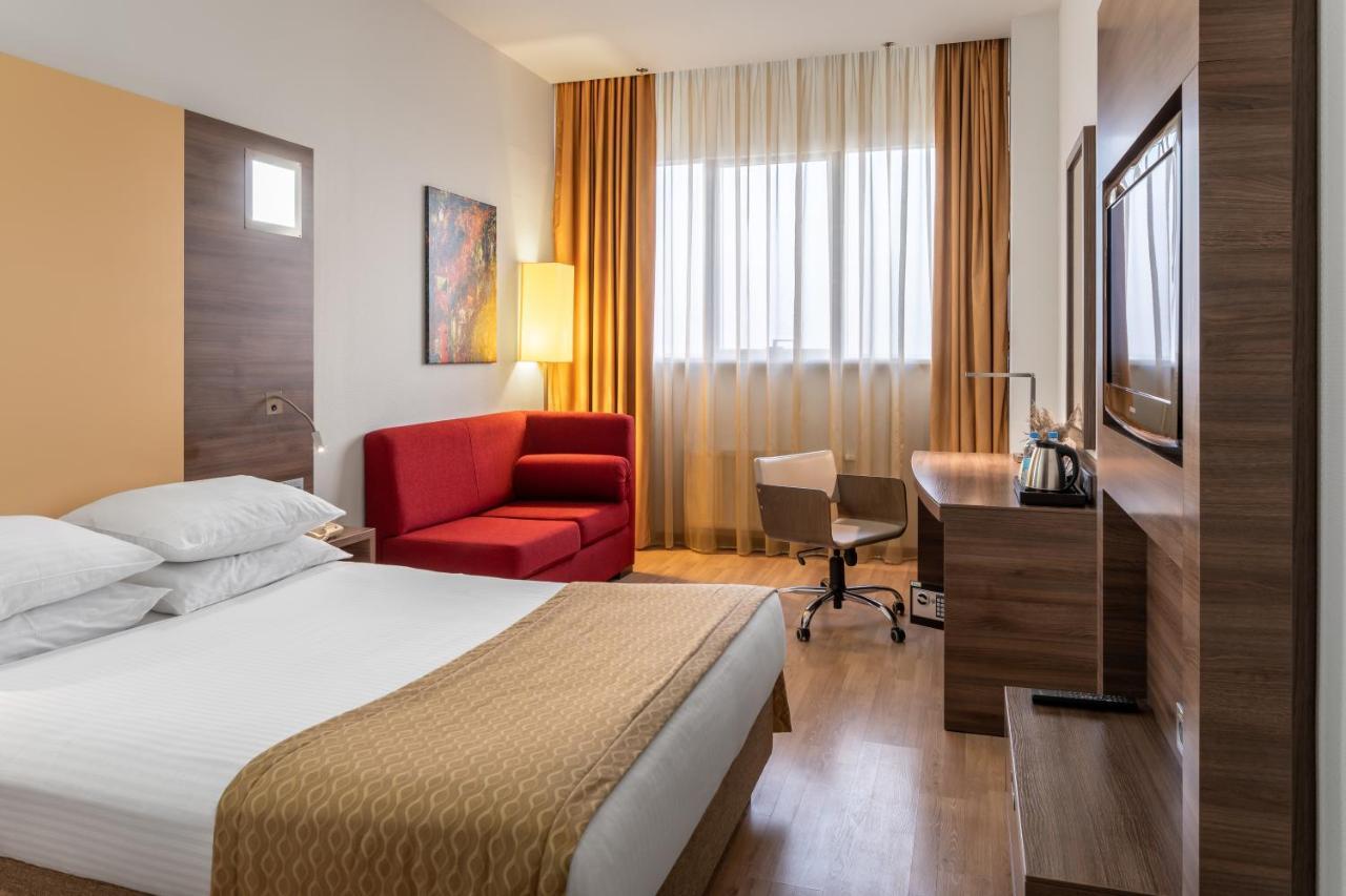 Ramada Encore By Wyndham Отель