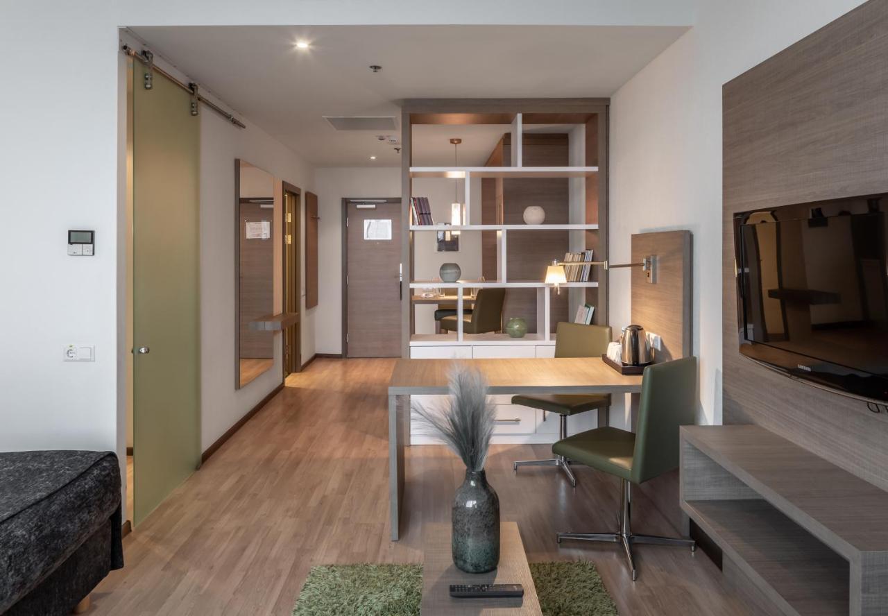 Отель Ramada Encore By Wyndham 4*
